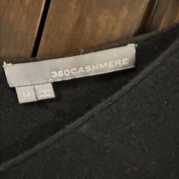 360 Cashmere Black V-Neck long Sweater size medium - Picture 3 of 5